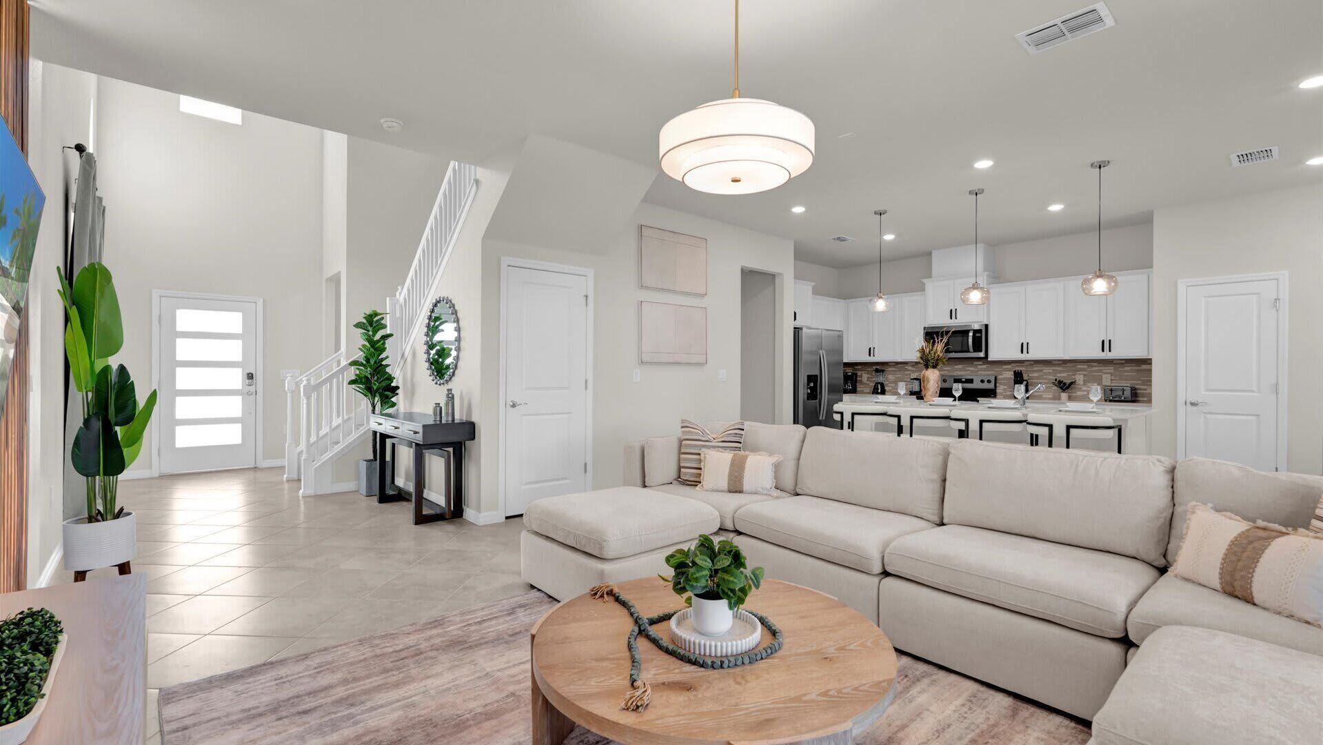 House (5 Bedrooms) | Interior