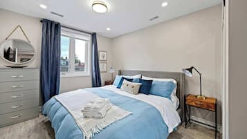 Studio (2 Bedrooms) | Interior