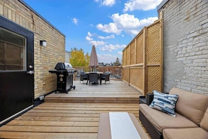 Studio (2 Bedrooms) | Interior - Stylish Modern Family Suite With Patio (Toronto)