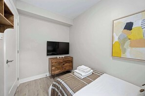 Interior - Stylish Modern Family Suite With Patio (Toronto)
