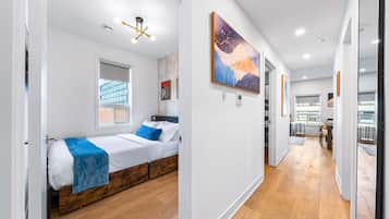 Studio (3 Bedrooms) | Interior