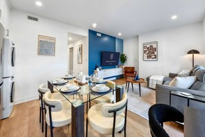 Estudi (3 Bedrooms) | Interior