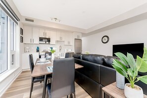Apartment (1 Bedroom) | Interior - Newly Built Modern Condo With Stunning City Views (Kitchener)