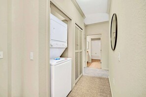 Interior - Upstay Bright 3BR Condo w Pool & Pationear Disney (Winter Garden)