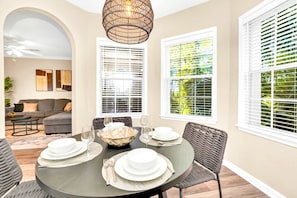 Apartment (3 Bedrooms) | Interior - Upstay: Pet-friendly Family Condo w Poolsleeps 8 (Winter Garden)