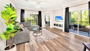 Interior - Upstay: Pet-friendly Family Condo w Poolsleeps 8 (Winter Garden)