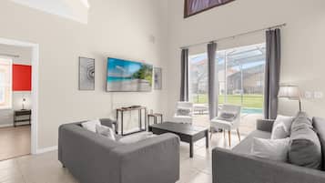 House (6 Bedrooms) | Interior