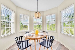 Interior - Pet-friendly Condo Pool, Saunanear Disney (Winter Garden)