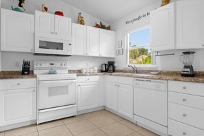 House (5 Bedrooms) | Interior - Upstay - Family Home w Games & Private Pool (Clermont)