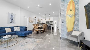 Villa (4 Bedrooms) | Interior