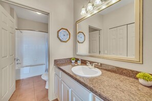 Interior - Family-friendly Condo With Pool & Sauna (Winter Garden)