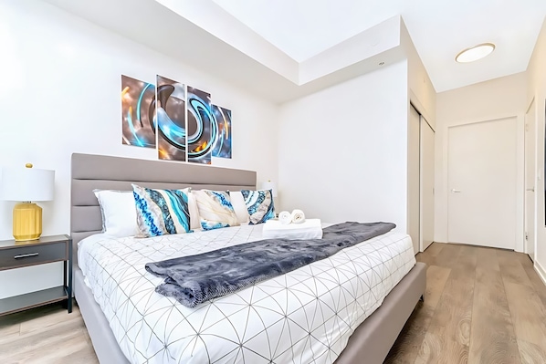 Apartment (1 Bedroom) | Interior - New High Rise Building With Gorgeous Views (Kitchener)