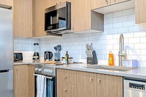 Apartment (1 Bedroom) | Interior - New High Rise Building With Gorgeous Views (Kitchener)