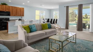 House (5 Bedrooms) | Interior