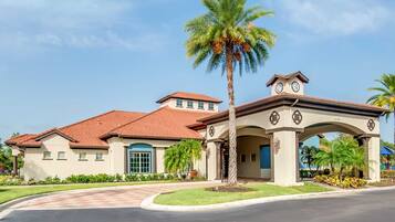 Villa (4 Bedrooms) | Interior