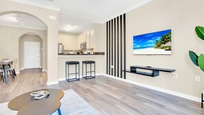 Ảnh chưa phân loại, 3 trong số 28 ảnh, nút