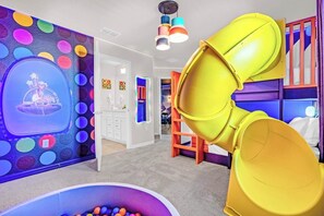 Casa (Multiple Bedrooms) | Interior