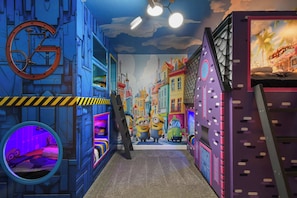 House (Multiple Bedrooms) | Interior - Upstay: Movie-themed Villa for 22 at Championsgate (Davenport)