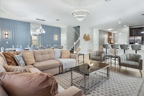 Casa (Multiple Bedrooms) | Interior