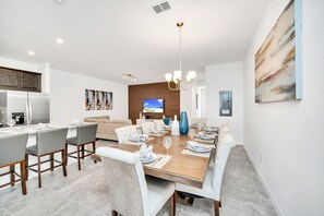 Villa (4 Bedrooms) | Interior - Solara Resort Home With Pool 15min to Disney World (Kissimmee)