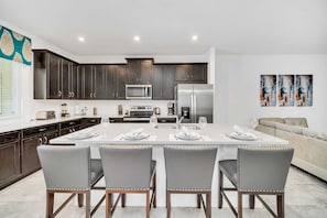 Villa (4 Bedrooms) | Interior - Solara Resort Home With Pool 15min to Disney World (Kissimmee)