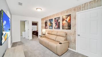 Villa (4 Bedrooms) | Interior