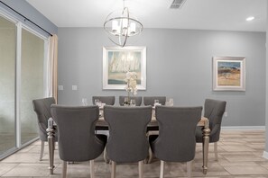 Villa (4 Bedrooms) | Interior - Upstay: Championsgate Home w Private Pool & BBQ (Davenport)