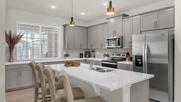 Villa (4 Bedrooms) | Interior