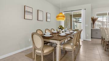 Villa (4 Bedrooms) | Interior