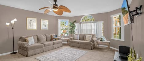 Apartment (3 Bedrooms) | Front of property