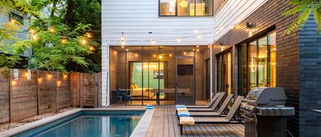 House (6 Bedrooms) | Interior