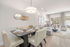 Interior - Upstay - Modern Family Townhouse w Private Pool (Clermont)