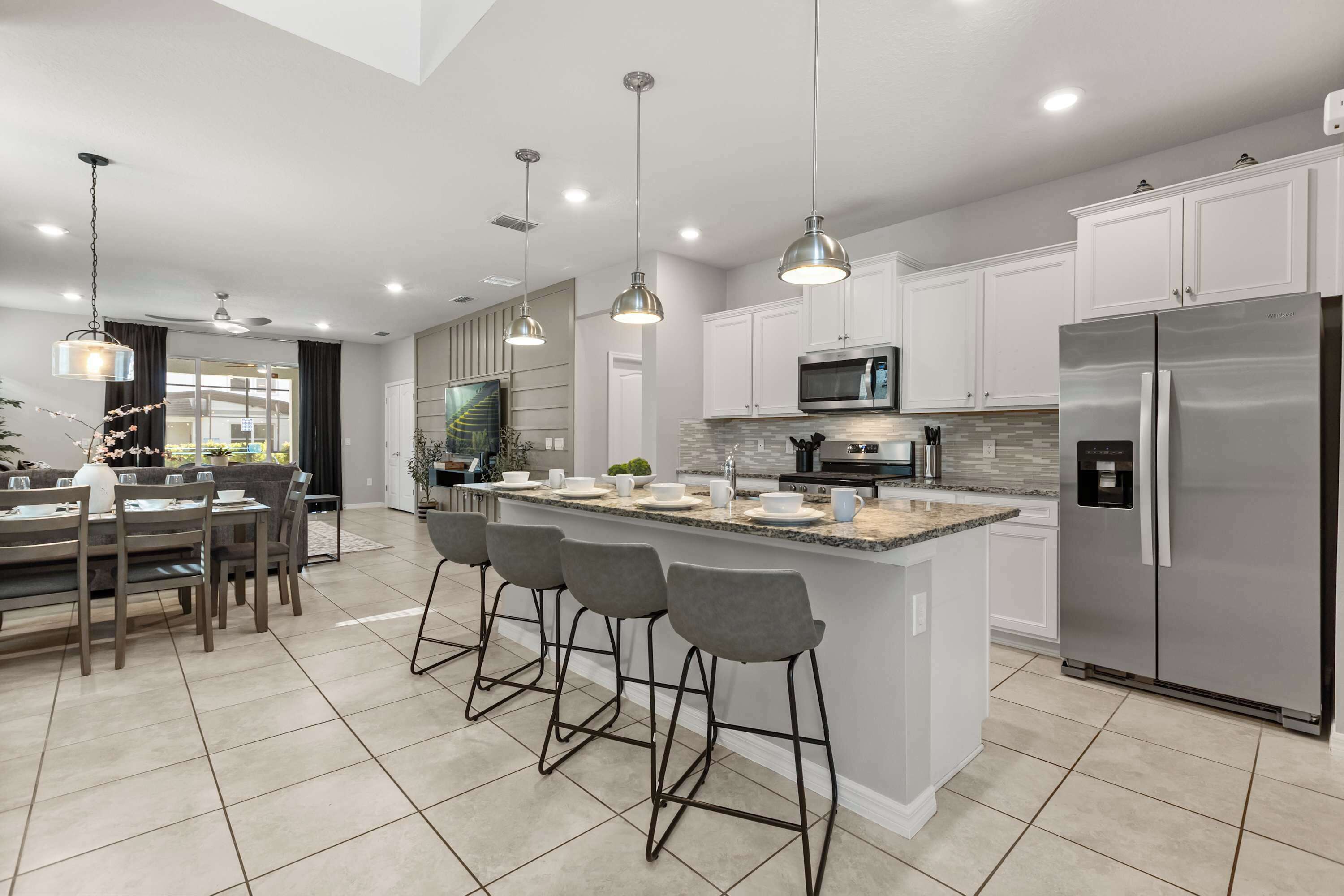 House (6 Bedrooms) | Interior