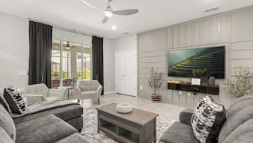 House (6 Bedrooms) | Front of property