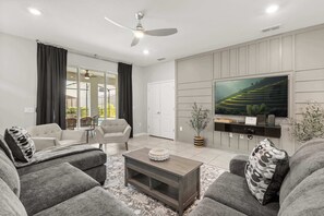 House (6 Bedrooms) | Front of property - Family Fun Villa w Pool, Hot Tub & Game Room (Davenport)