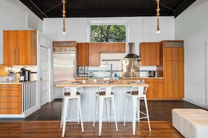 House (Multiple Bedrooms) | Interior - Luxury 7BR Hill Country Gem With Barndominium (Dripping Springs)