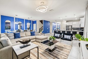 Interior - Upstay: Championsgate 9BR Villa With Pool & Cinema (Davenport)