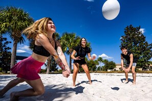 House (6 Bedrooms) | Interior