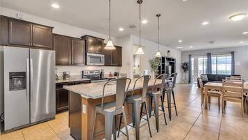 House (6 Bedrooms) | Interior