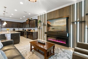 Casa (Multiple Bedrooms) | Parte interna