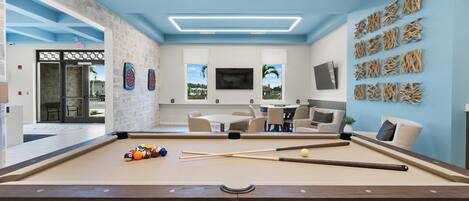 House (6 Bedrooms) | Interior