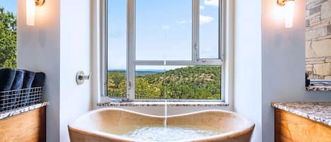 Talo (4 Bedrooms) | Sisätilat