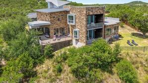 House (4 Bedrooms) | Interior - Luxury Hilltop Villa With Hot Tub & Scenic Views (Dripping Springs)