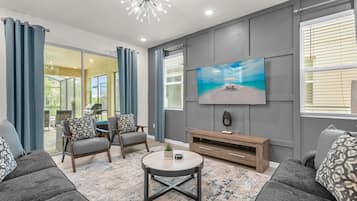 House (6 Bedrooms) | Interior