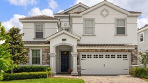 Interior - Upstay: Stunning Resort Home w Hot Tub-pool-cinema (Davenport)