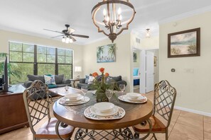 Interior - Upstay: Stylish Condo Near Disney Animal Kingdom (Davenport)