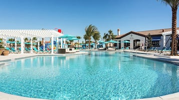 House (6 Bedrooms) | Interior