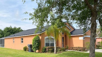 House (5 Bedrooms) | Interior