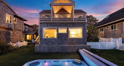 Beachside Retreat w/ Hot Tub, Balcony Dining & Blue-ceiling Charm Sea Cured by Avantstay