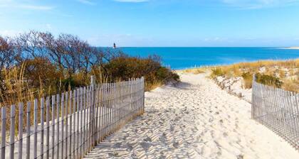 Plover Point New 4 Bedroom Home 20 minutes from area beaches